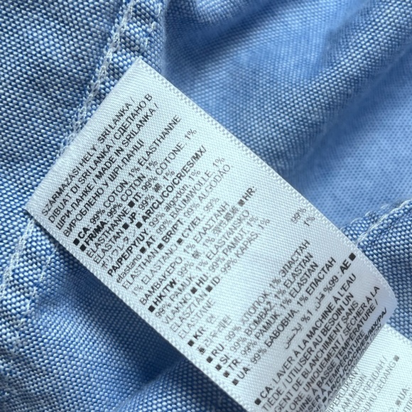 Gap Men's Light Blue Button-Down Shirt - Picture 12 of 14